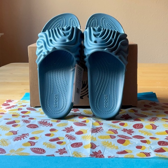 💙 SALEHE BEMBURY X CROCS THE POLLEX SLIDE  💙 NWT 💙 - Picture 3 of 16